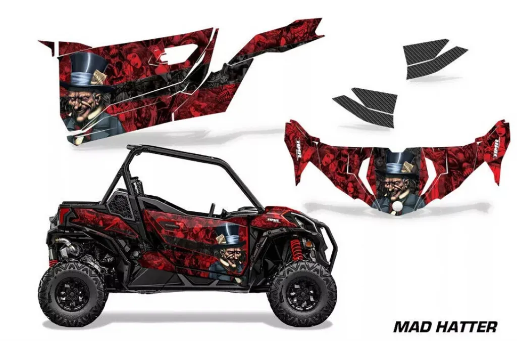 Mad Hatter Hintergrund = Rot, Designfarbe = Schwarz für CAN-AM BRP Maverick Sport 2 Türer ab 2019+