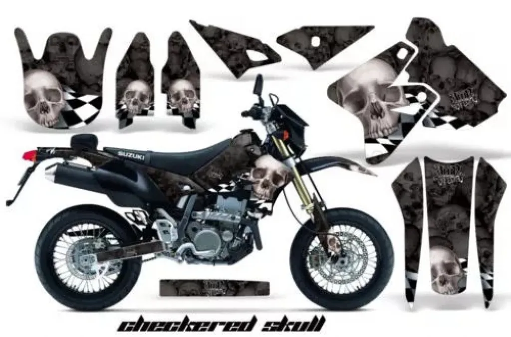 Checkered Skull Hintergrund = Schwarz, Designfarbe = Silber ohne Nummernfeldern für Suzuki DRZ 400 S/SM 2000-2023