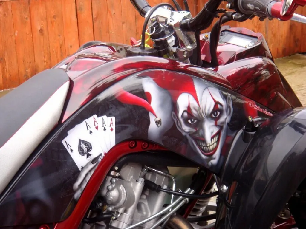 Joker Hintergrund Schwarz, Jokerfarbe Rot-Weiß für Yamaha Raptor YFM 700 R 2006-2012