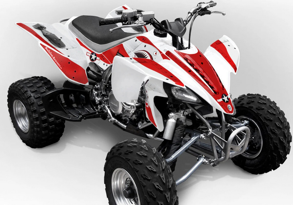 War Machine Hintergrund = Rot, Designfarbe = Weiß für Yamaha YFZ 450 2004-2008 & 2012-2014