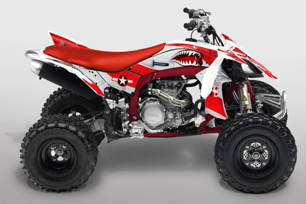 War Machine Hintergrund = Rot, Designfarbe = Silber für Yamaha YFZ 450R 2009-2013