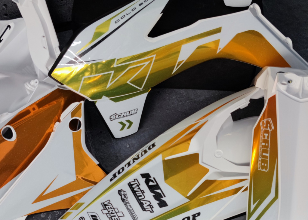 Preview: Scrub Chrome Folie