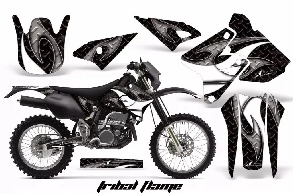 Tribal Flames Hintergrund = Schwarz, Designfarbe = Weiß ohne Nummernfeldern für Suzuki DRZ 400 S/SM 2000-2023