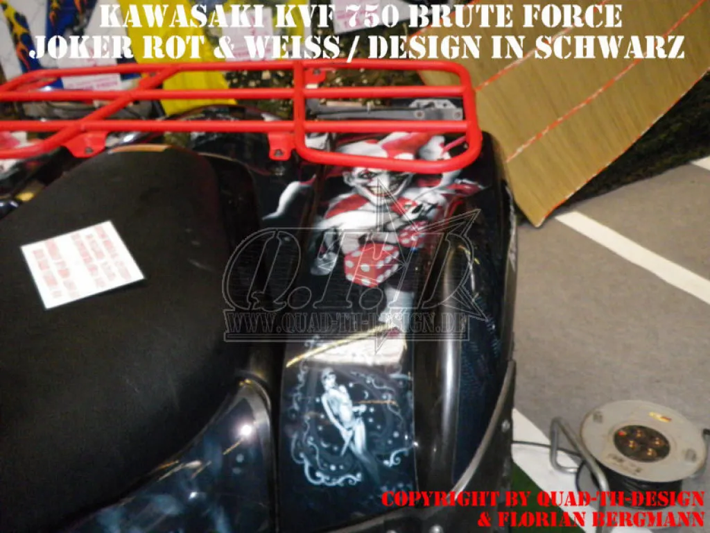 Joker Hintergrund Schwarz, Jokerfarbe Rot-Weiß für Kawasaki Brute Force KVF 750i 2004-2011